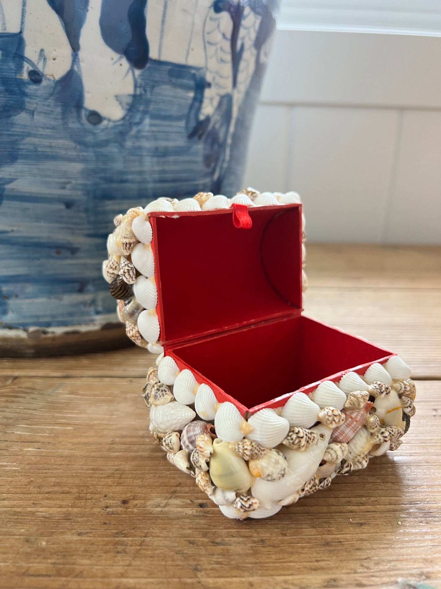 Treasure chest shell box