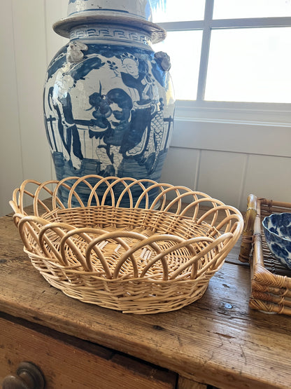 Scallop oval basket