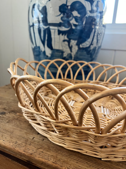 Scallop oval basket
