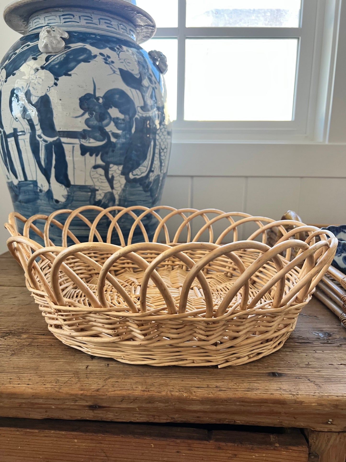 Scallop oval basket